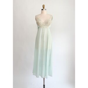 Hollywood Vassarette nightgown 60s vtg mint green‎ nylon lace long night gown